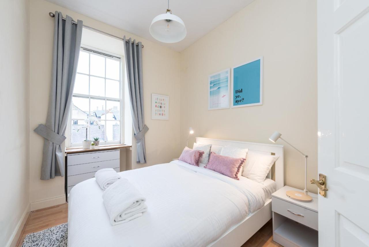 Bright And Modern 2 Bed Apartment Edinburgh Bagian luar foto