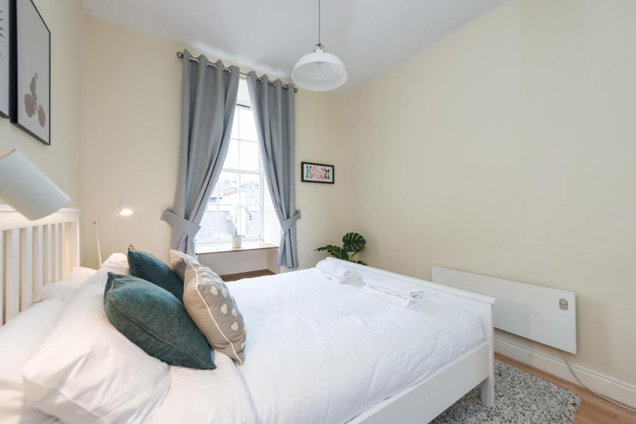 Bright And Modern 2 Bed Apartment Edinburgh Bagian luar foto
